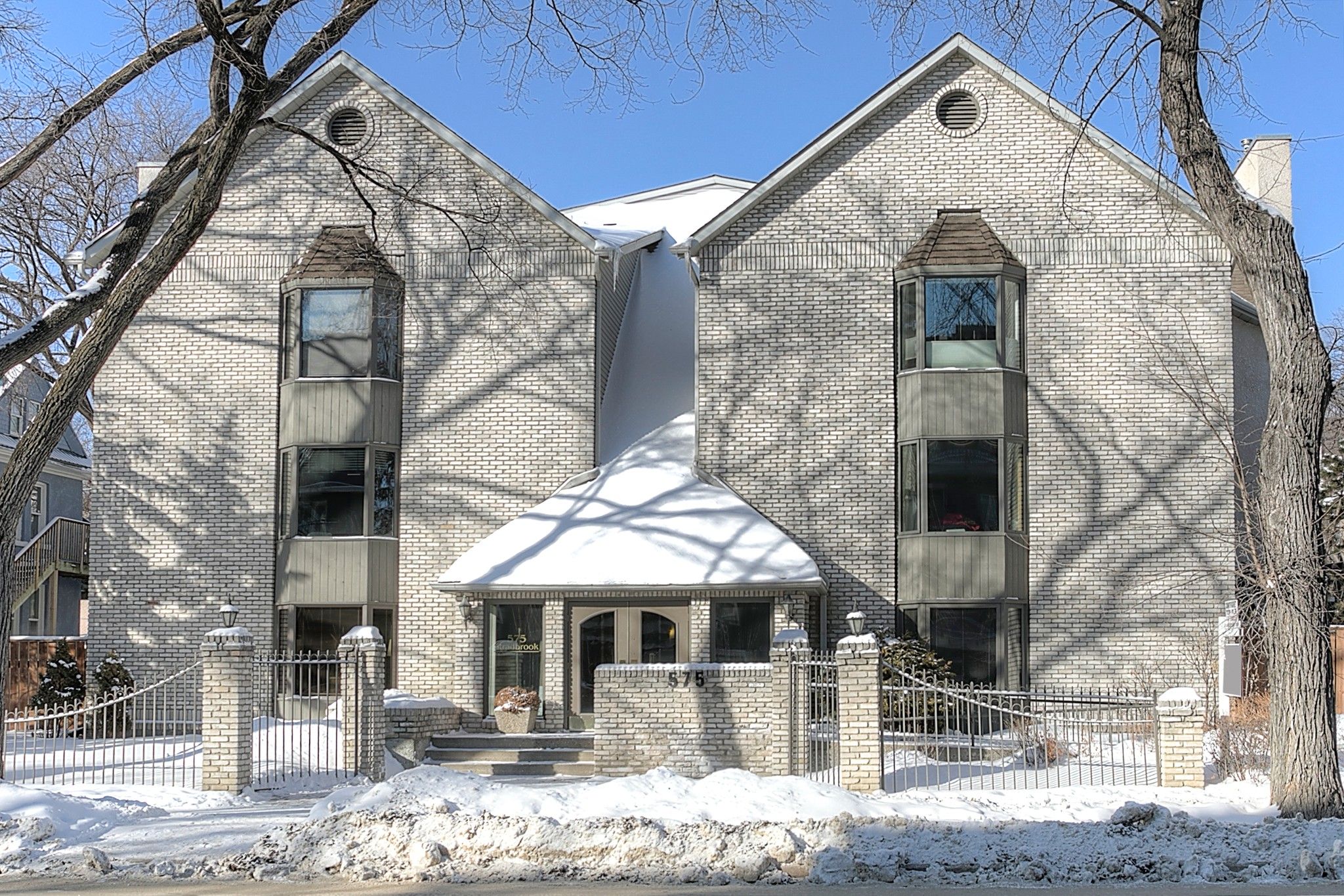 I have sold a property at 302 575 Stradbrook AVE in Winnipeg
