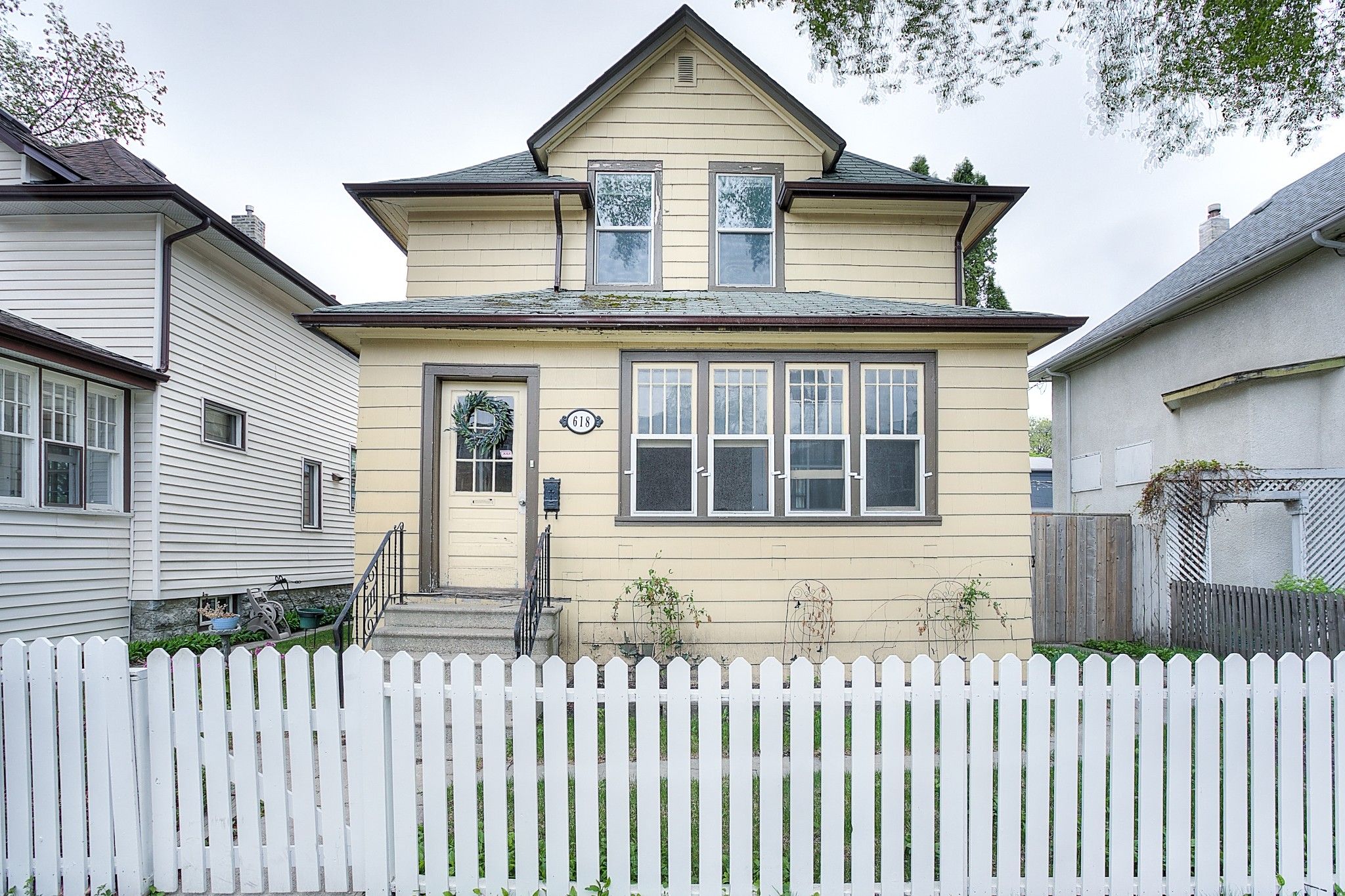 I have sold a property at 618 Warsaw AVE in Winnipeg
