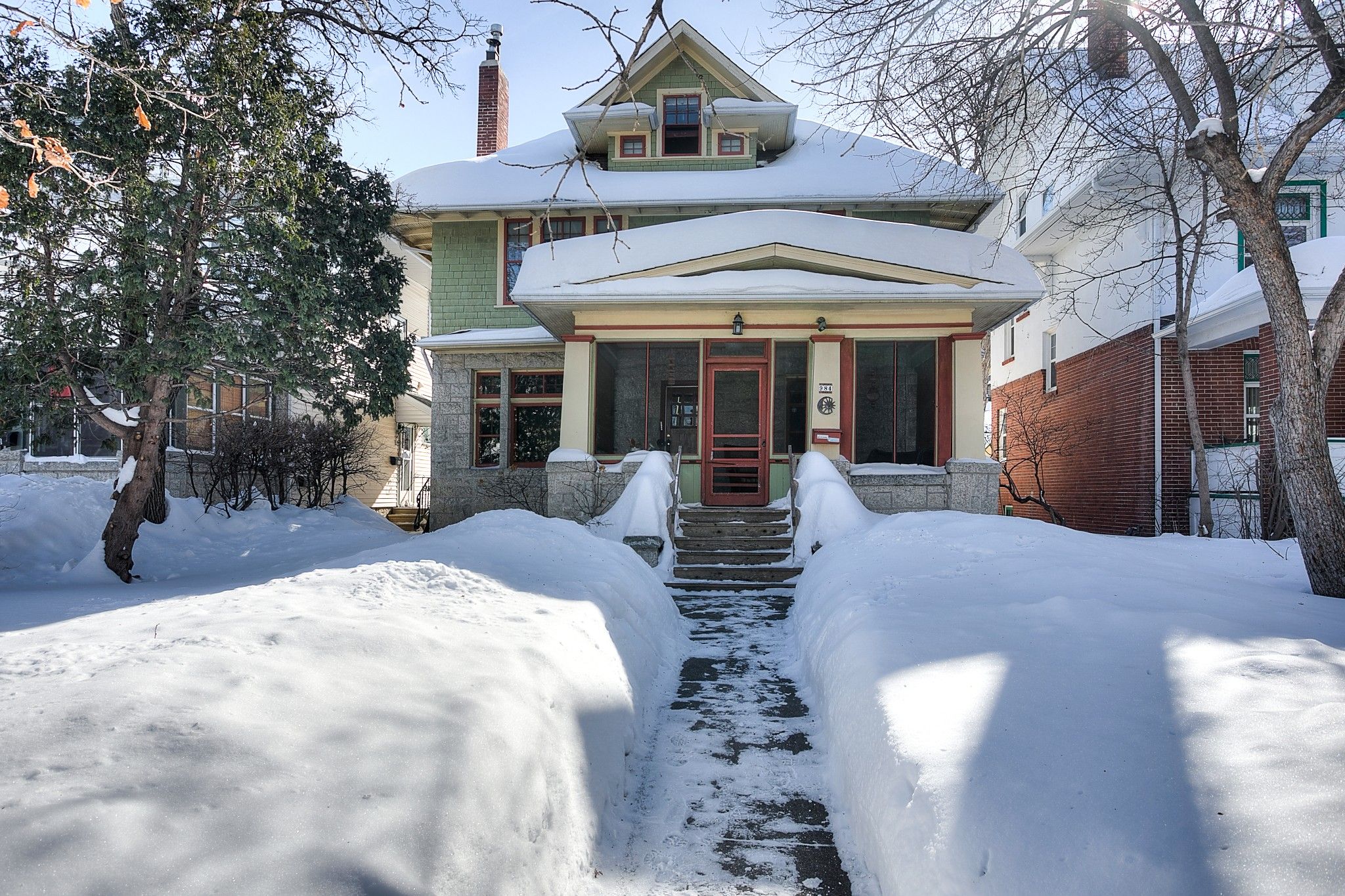 I have sold a property at 984 Dorchester  AVE in Winnipeg
